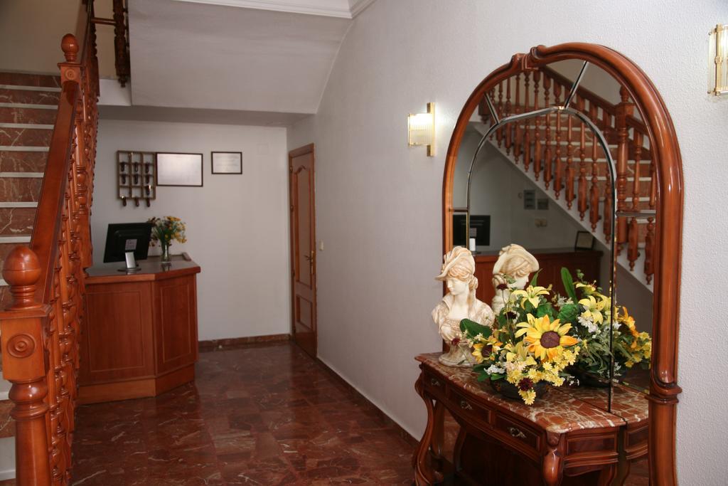 Hostal Santa Barbara Socuéllamos エクステリア 写真